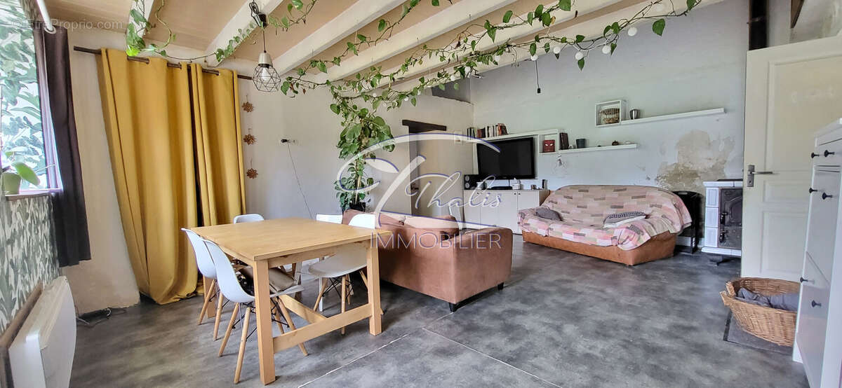 Maison 108 m² à La Lande-De-Fronsac  - photo 4