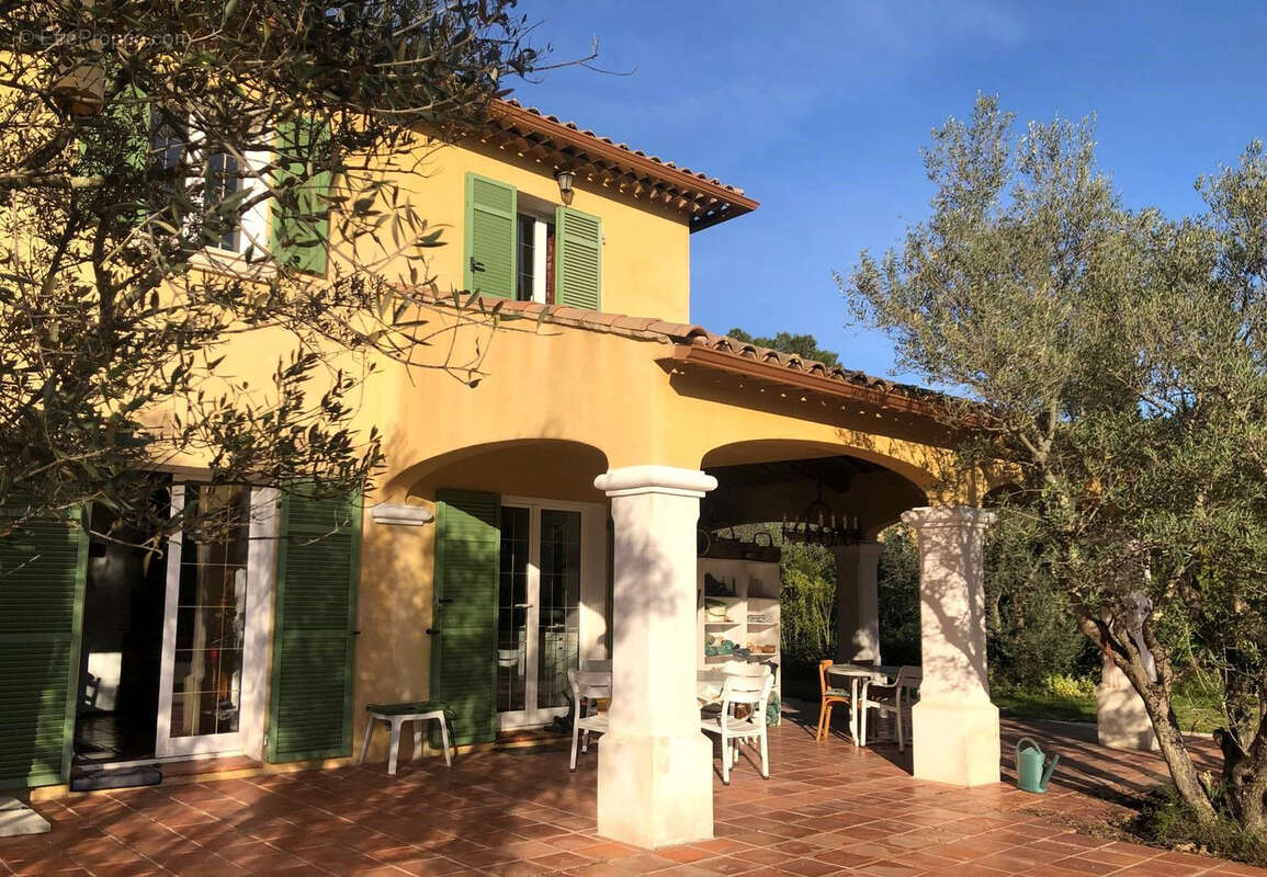 Maison à LE CANNET-DES-MAURES