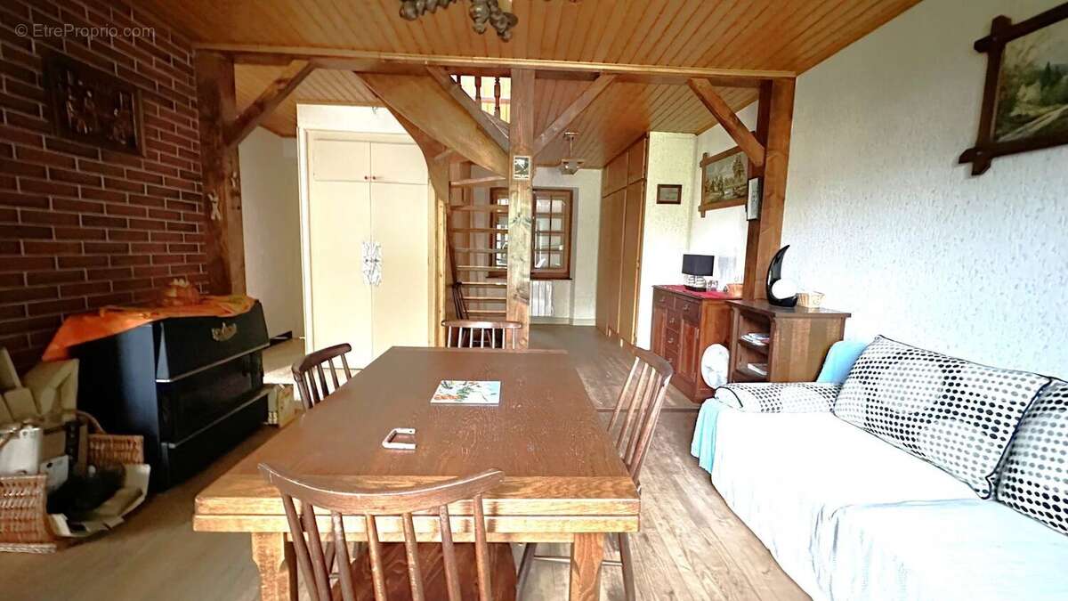 Maison à PERRIGNIER