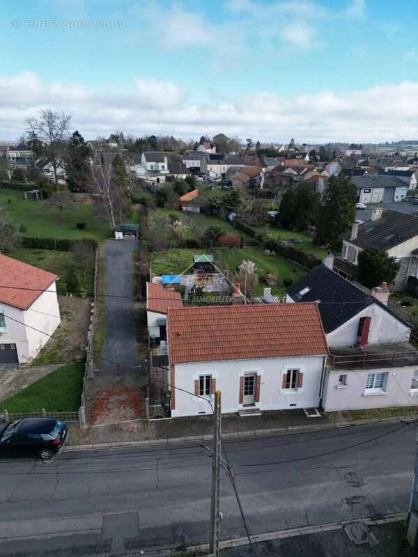 Maison à DOMPIERRE-SUR-BESBRE