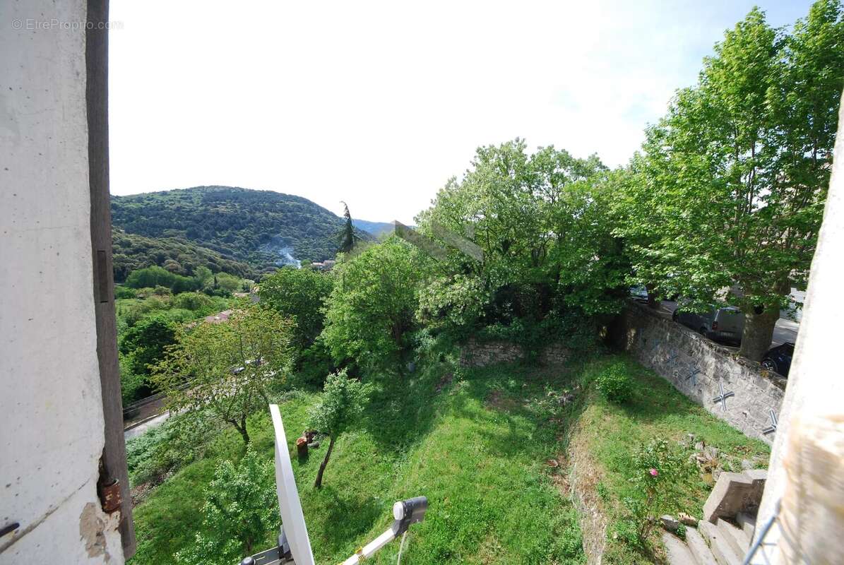 Appartement à LEVIE