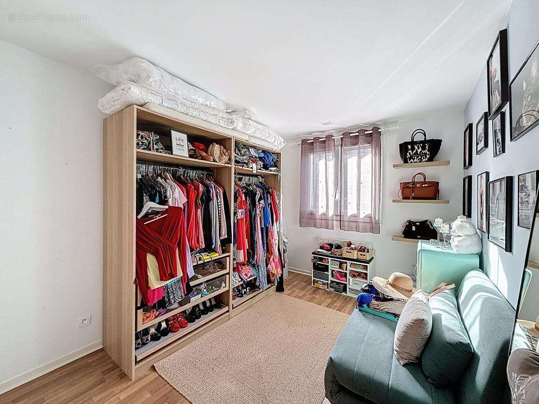 Maison à VOISINS-LE-BRETONNEUX