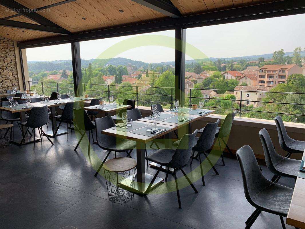 Commerce à VAISON-LA-ROMAINE