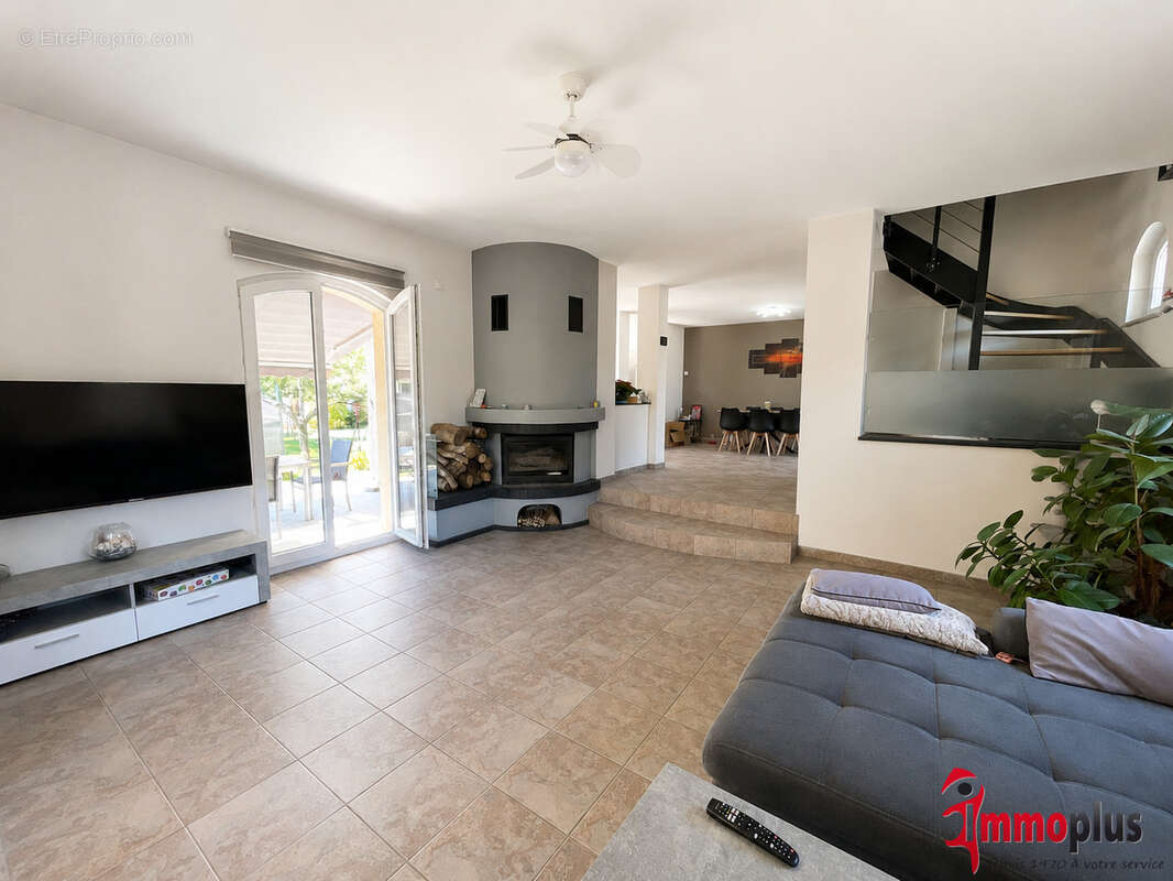SENTHEIM - Maison individuelle de 155 m2 avec 3 suites, garage double et dépendance - Belles prestations ! - photo 11