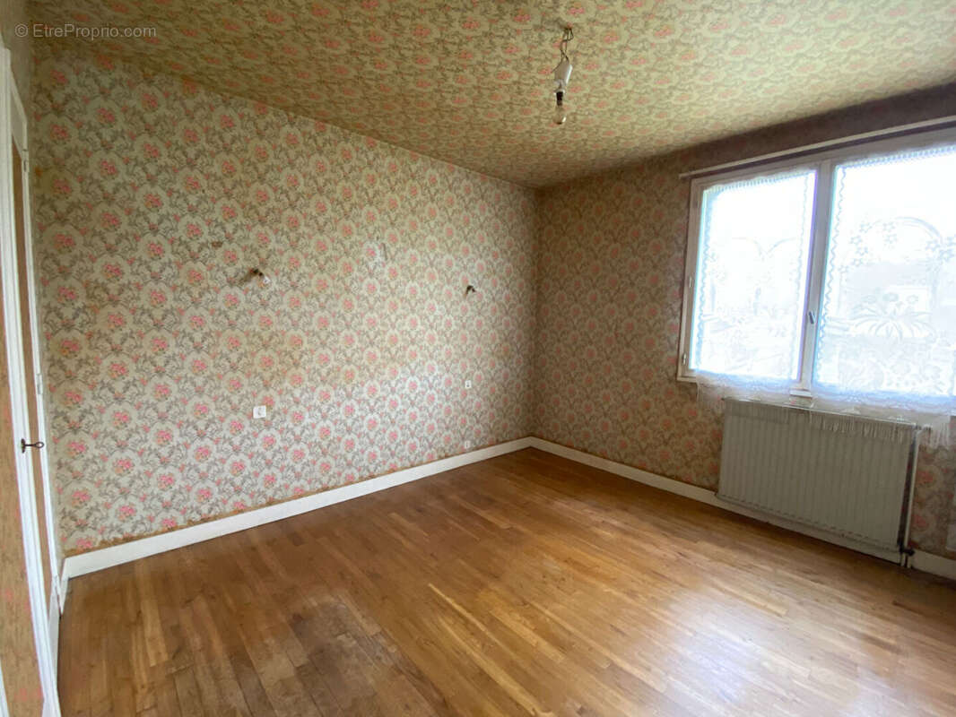 Maison à AIXE-SUR-VIENNE