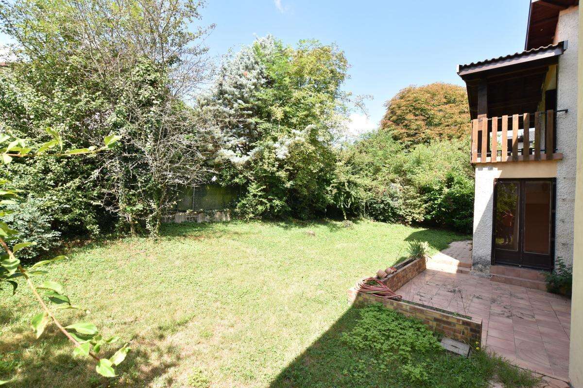 Maison 151 m² + terrain 574 m² – Gros potentiel – Idéal artisans / rénovation - photo 4