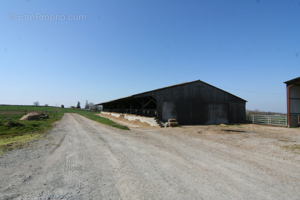 Maison à NEUVY-GRANDCHAMP