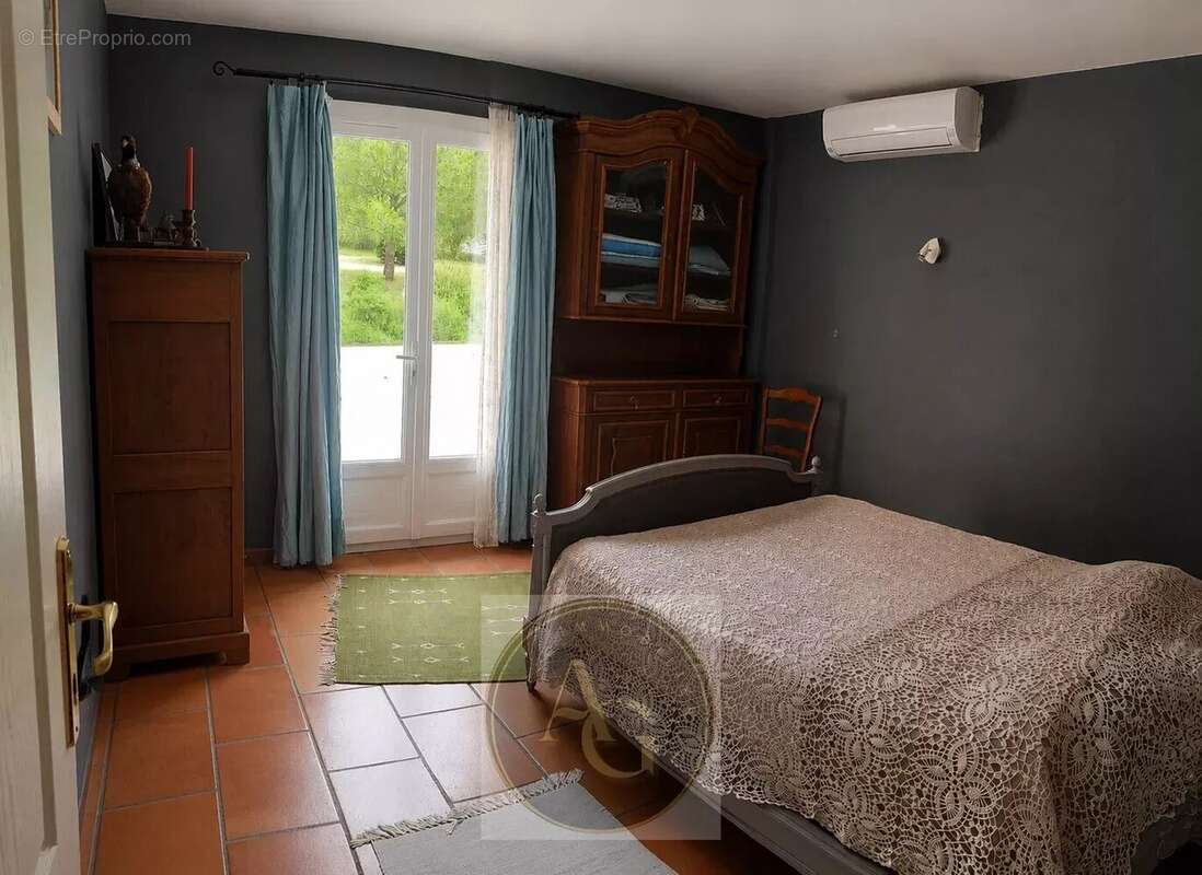 Maison T6 de 175 m² sur terrain de 2 ha avec piscine et tennis - photo 8