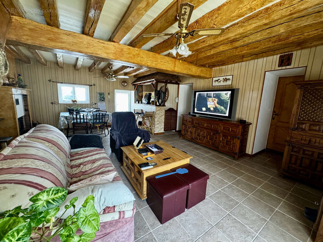 Maison à FAVERELLES