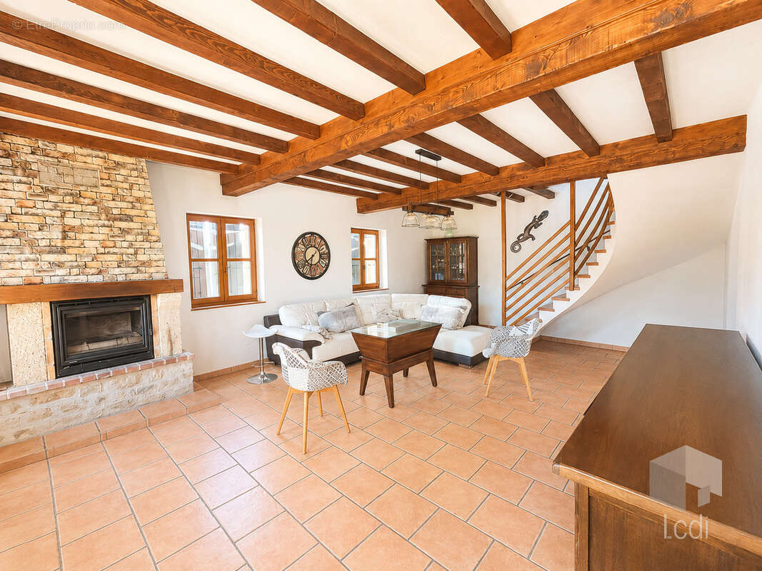 Maison à CHAROLS