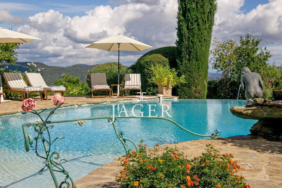 Maison à LA GARDE-FREINET