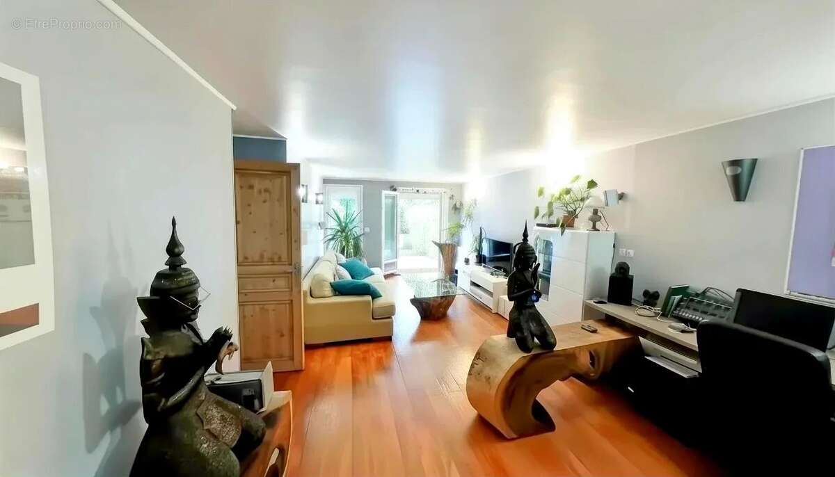 Appartement à TORCY