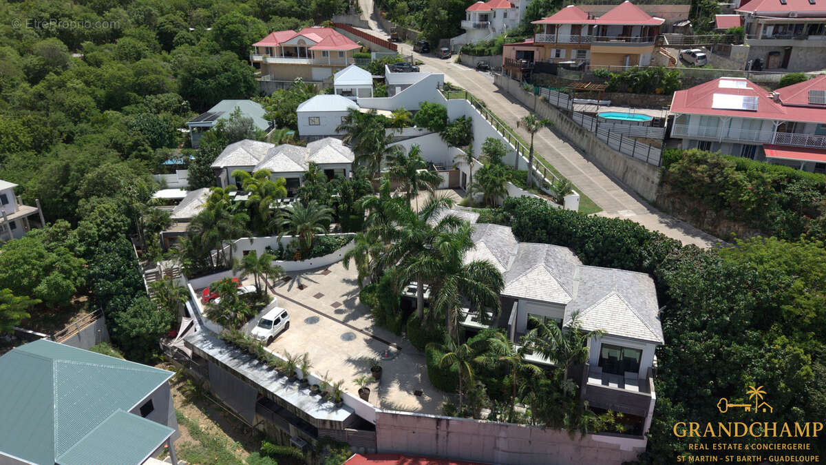 Maison à CAPESTERRE-BELLE-EAU