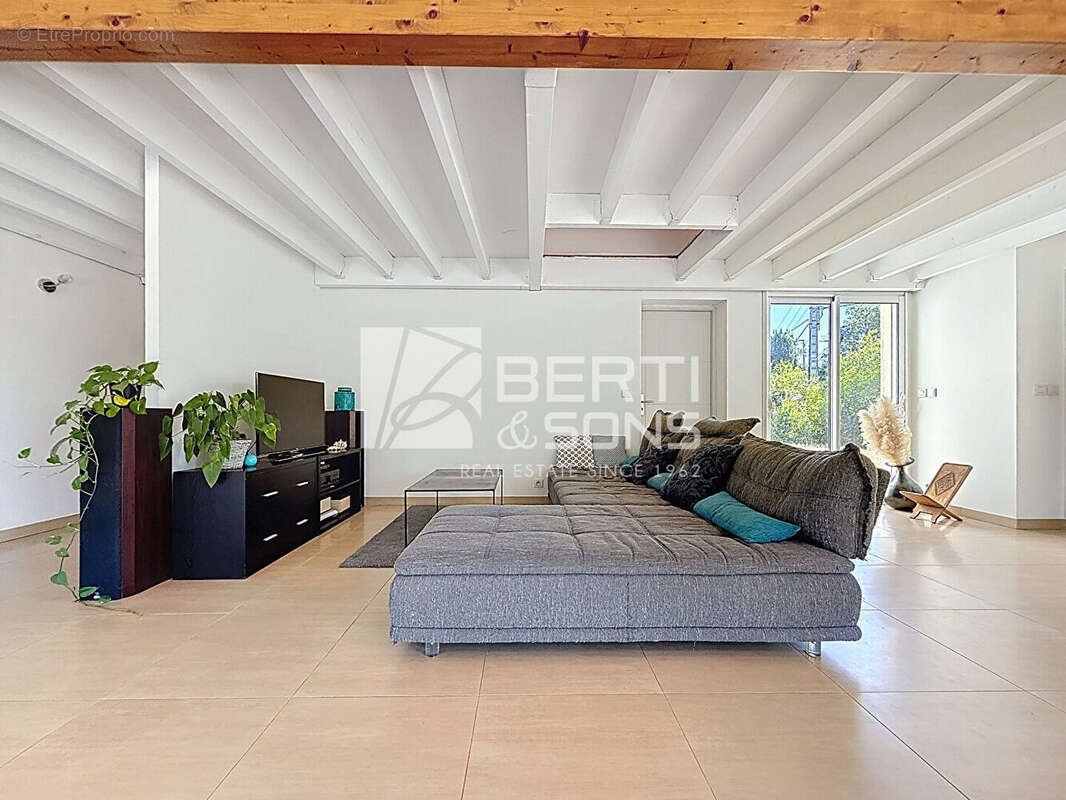 Maison à CHATEAUNEUF-GRASSE