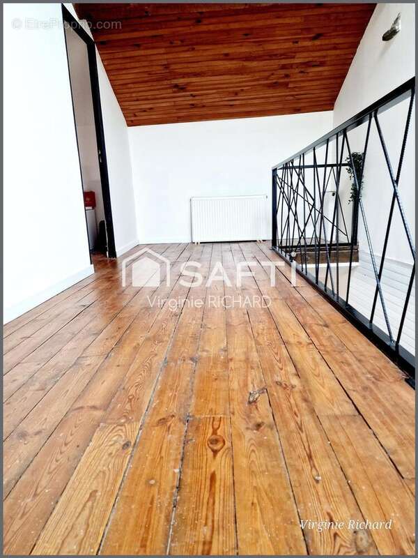 Maison 200 m² à Mozac  - photo 9