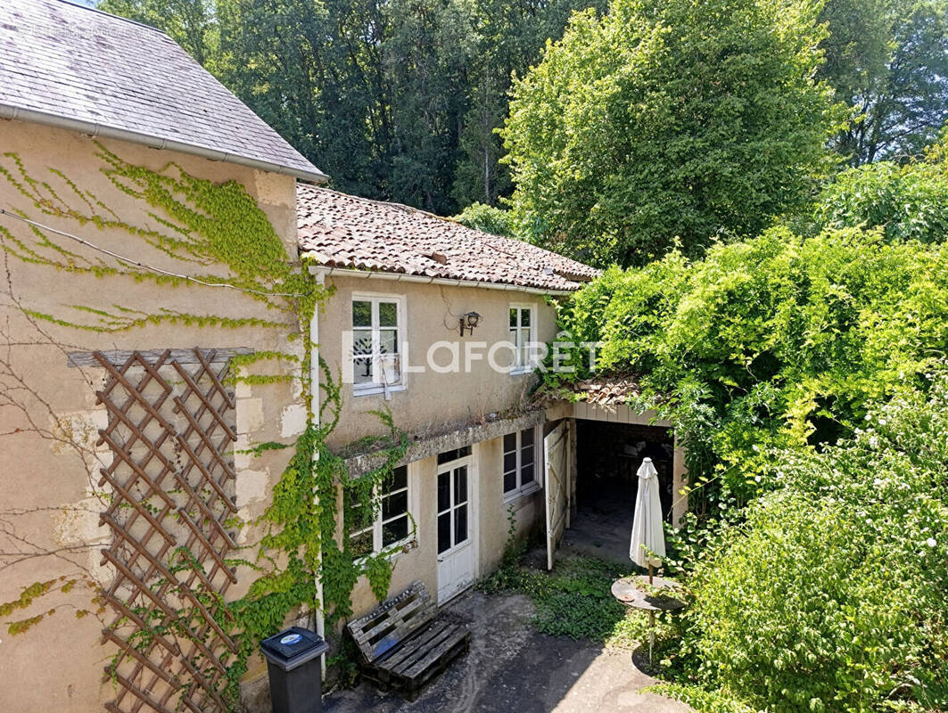 Maison à BONNES