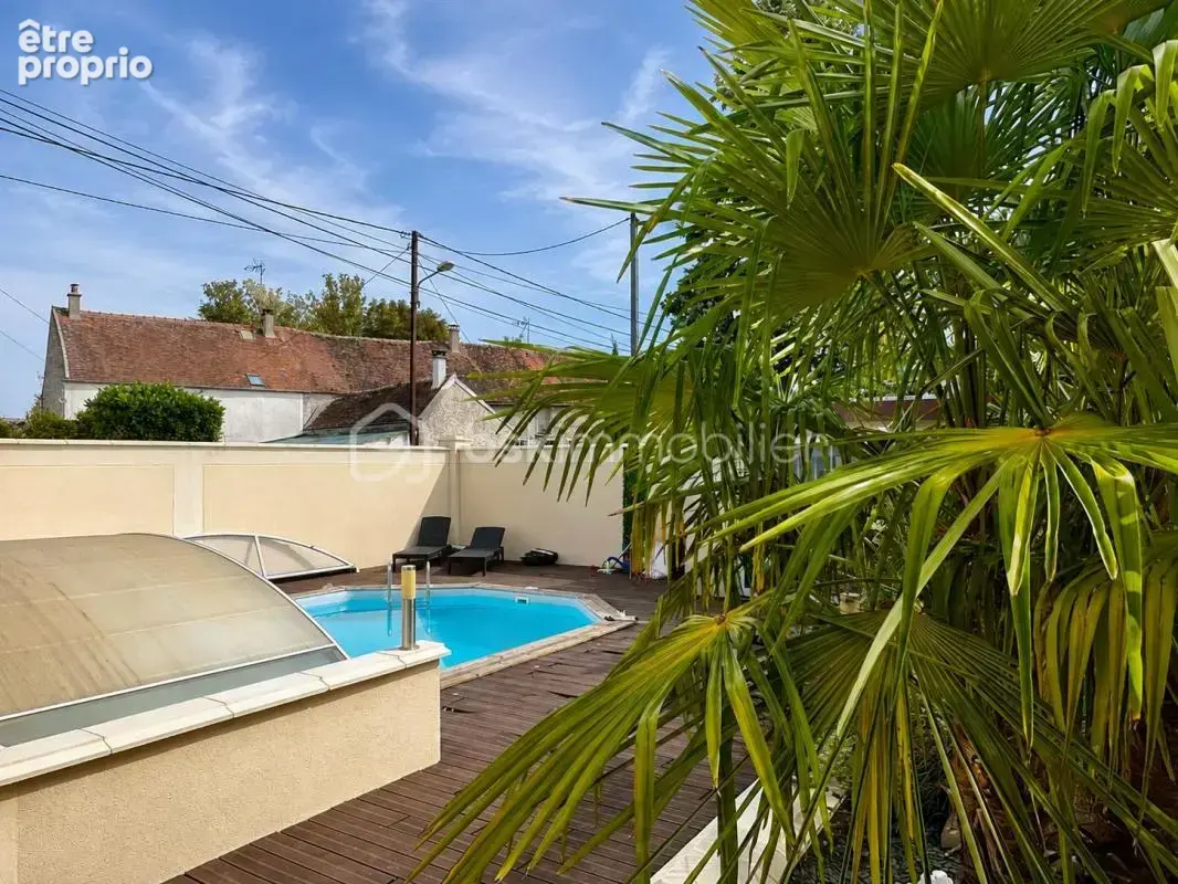 Maison de plain-pied avec piscine et terrain de 1 039 m² – Gastins - photo 2