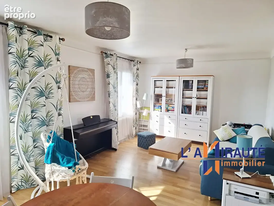 Appartement à HOUILLES
