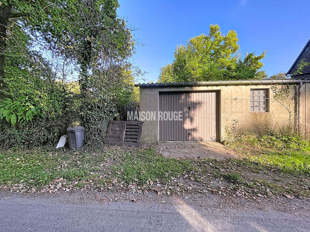 Maison à BAGUER-MORVAN