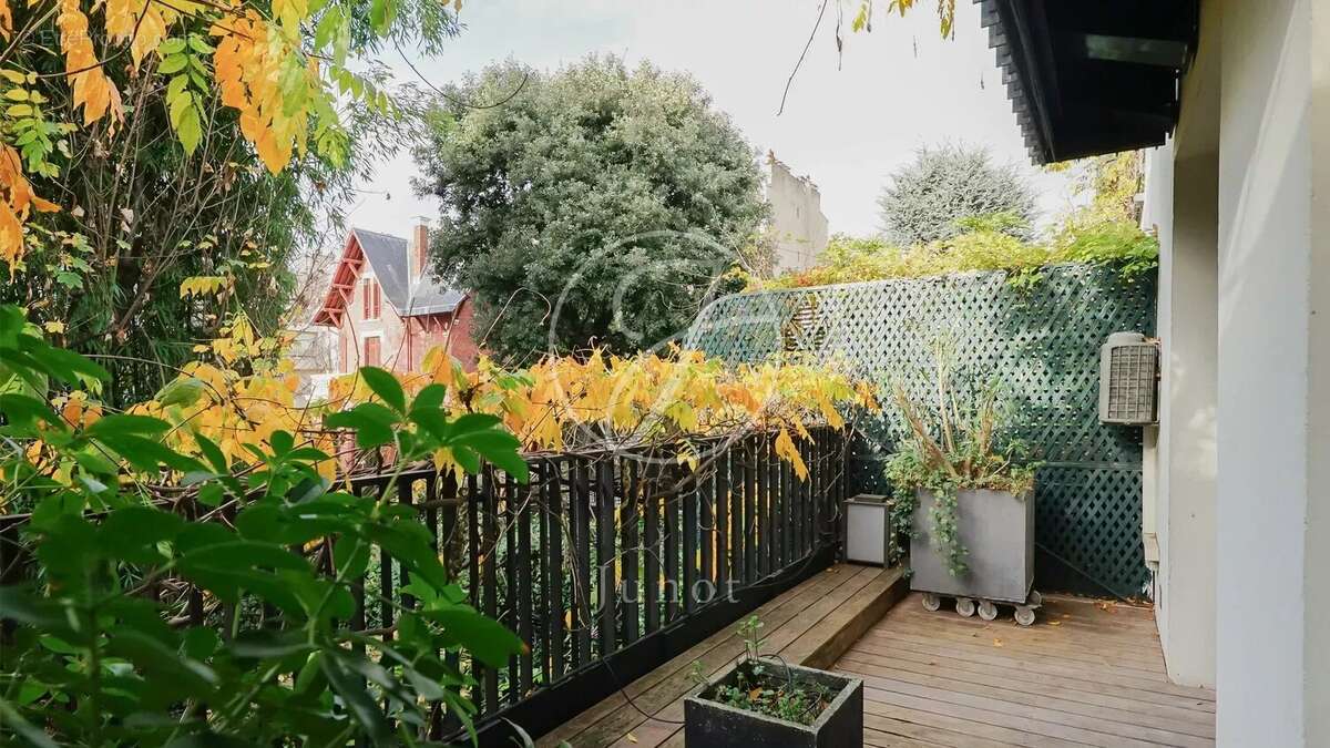 Maison à NEUILLY-SUR-SEINE