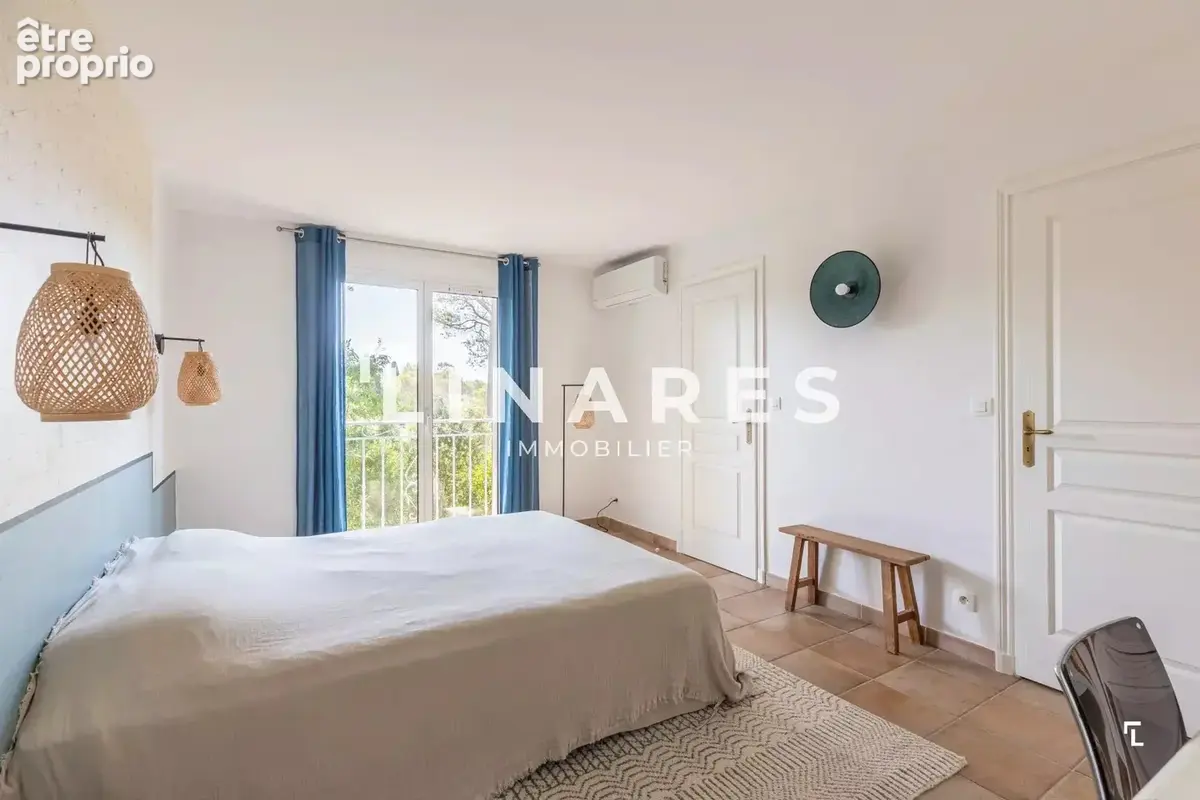 VILLA AZURA - Propriété T5 de 185m2 - Piscine - Terrain de boules - 83118 SAINT - RAPHAËL - photo 9