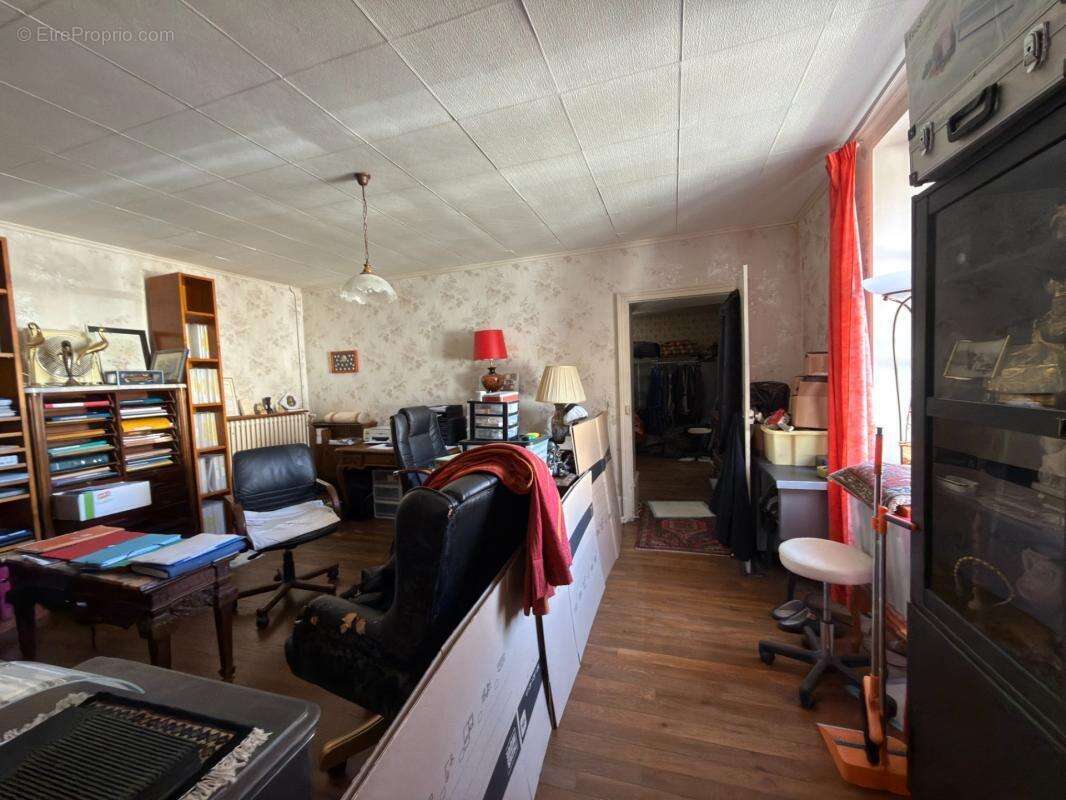 Maison en pierre avec 350 m² de dépendances, jardin et terrasse – Genevrières (52) - photo 6