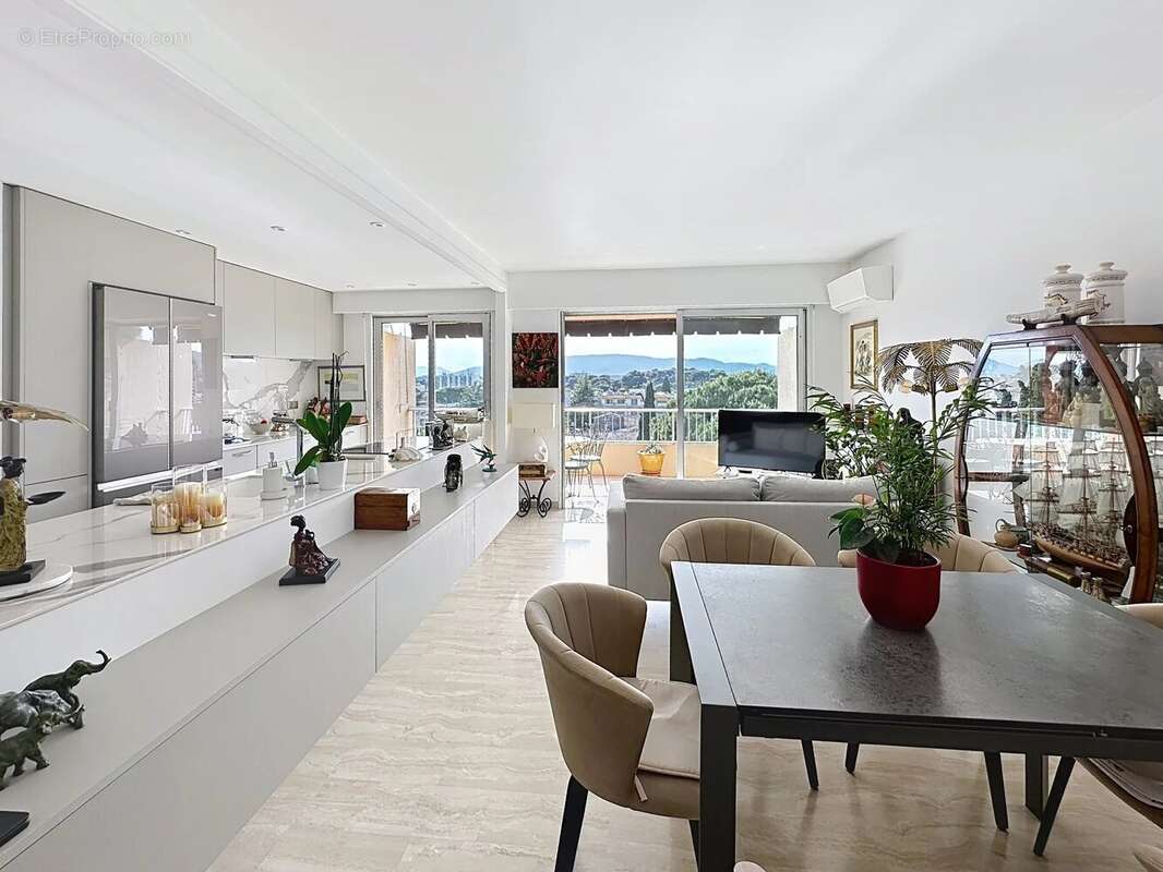 Appartement à LE CANNET