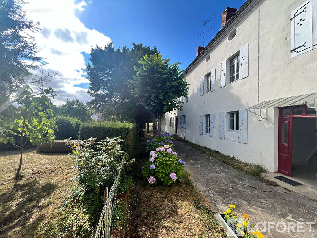 Maison Langeac 4 pièces 140m2 - photo 3