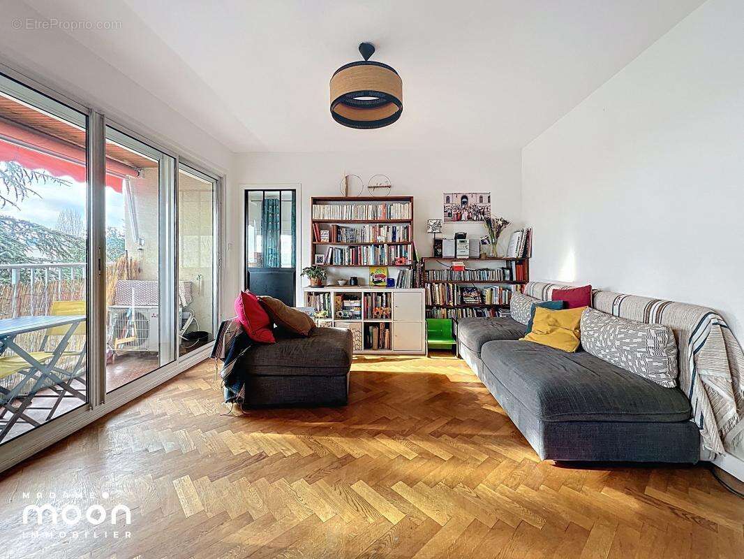 Appartement à OULLINS