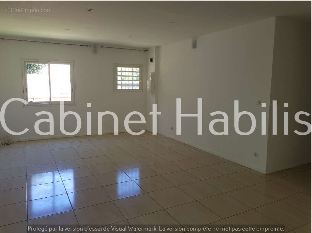 Commerce à SAINT-PIERRE