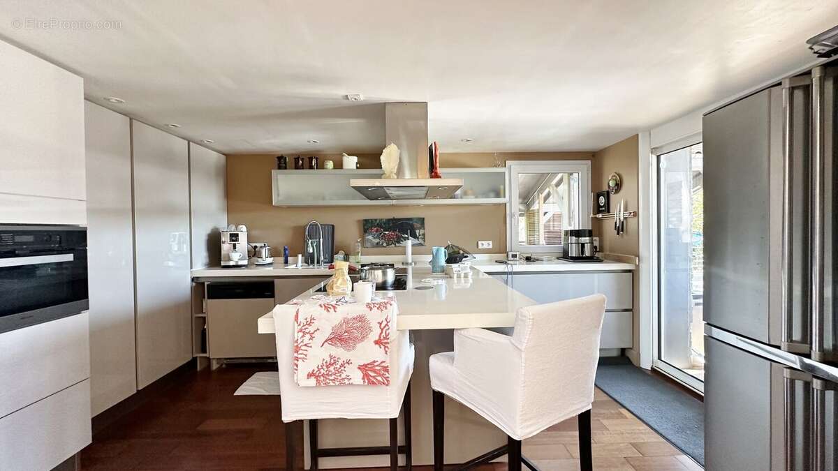 Villa d'architecte de type t6 de 240 m2 avec piscine - photo 11
