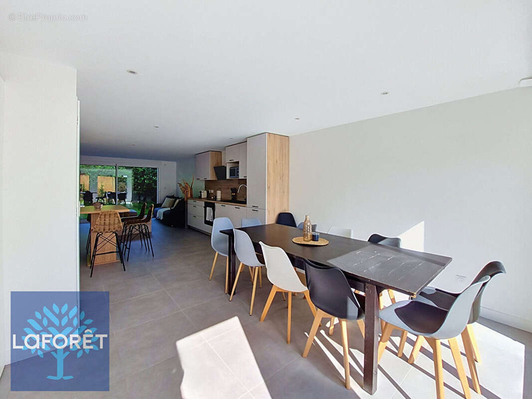 Appartement à CHARLY