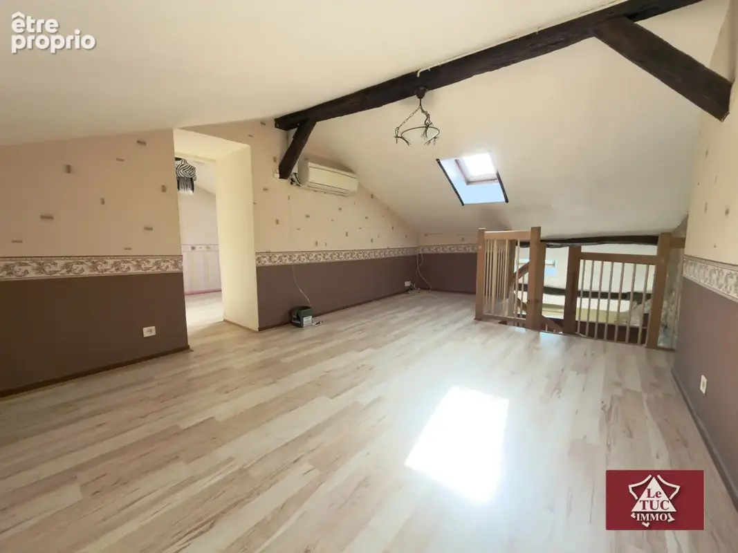 Grande maison en pierre avec dépendances et jardin - photo 16