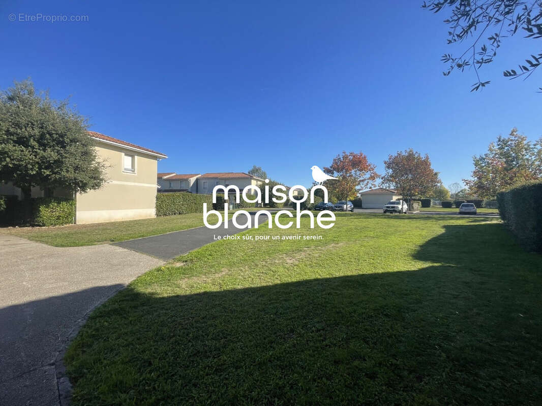 Maison 60 m² à Saint-Seurin-Sur-L'isle  - photo 9