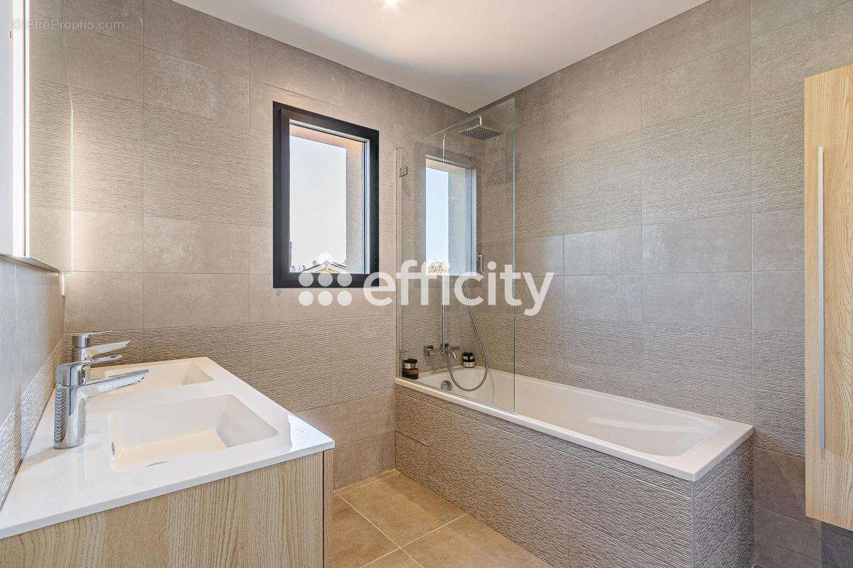 Maison à CHAZAY-D'AZERGUES