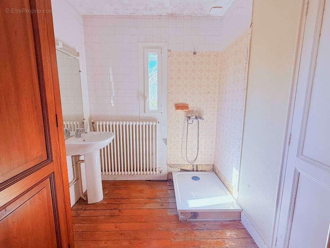 Maison à AMBARES-ET-LAGRAVE