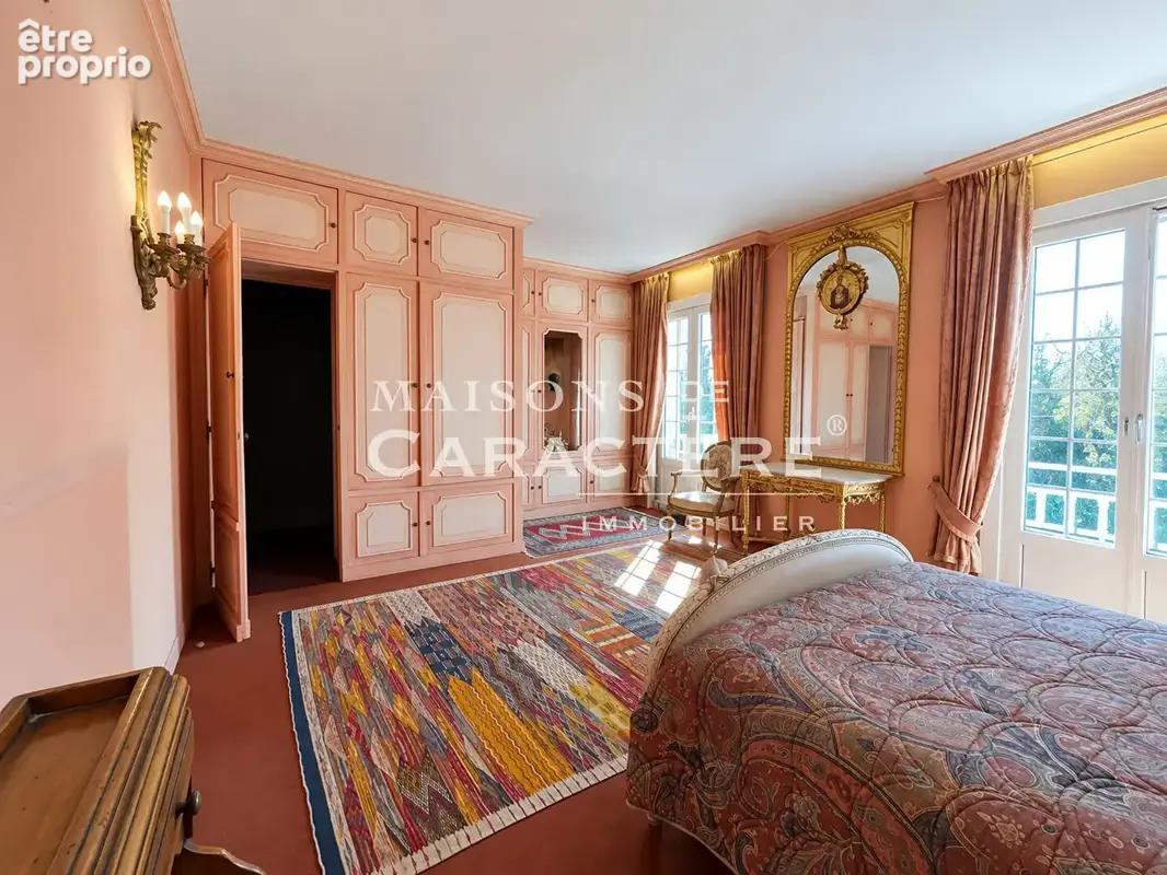 Ensemble immobilier de 380m2 : Maison Anglo Normande de 317m2 et Petite maison de gardien - photo 13