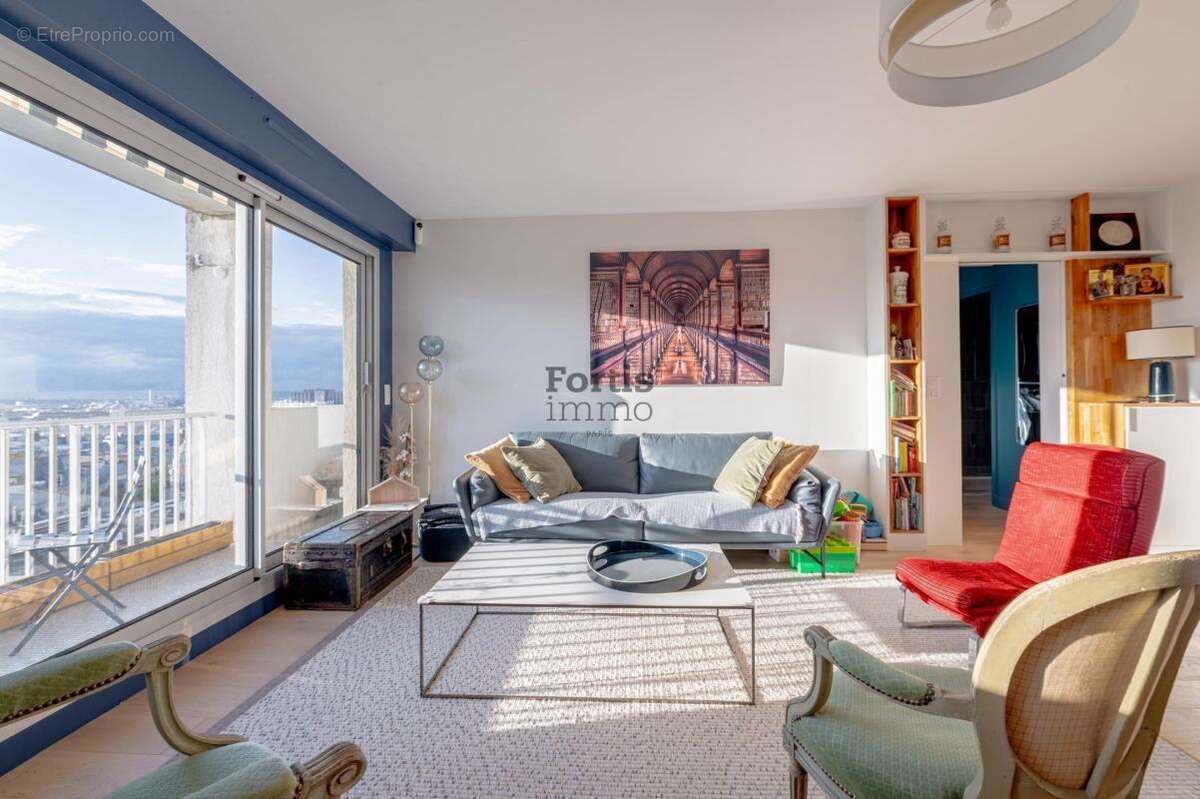 Appartement à PARIS-18E
