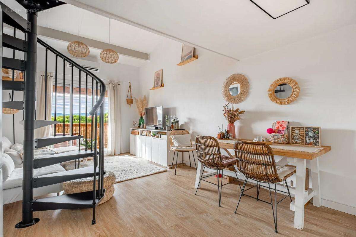 Appartement à FREJUS