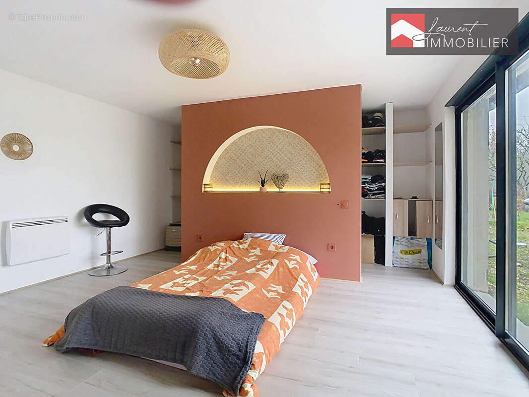 Maison à SAINT-ETIENNE-SUR-REYSSOUZE