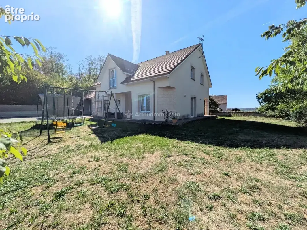Maison à NEUFCHATEAU