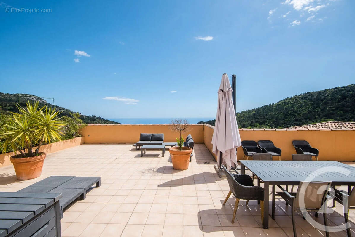 Appartement à EZE