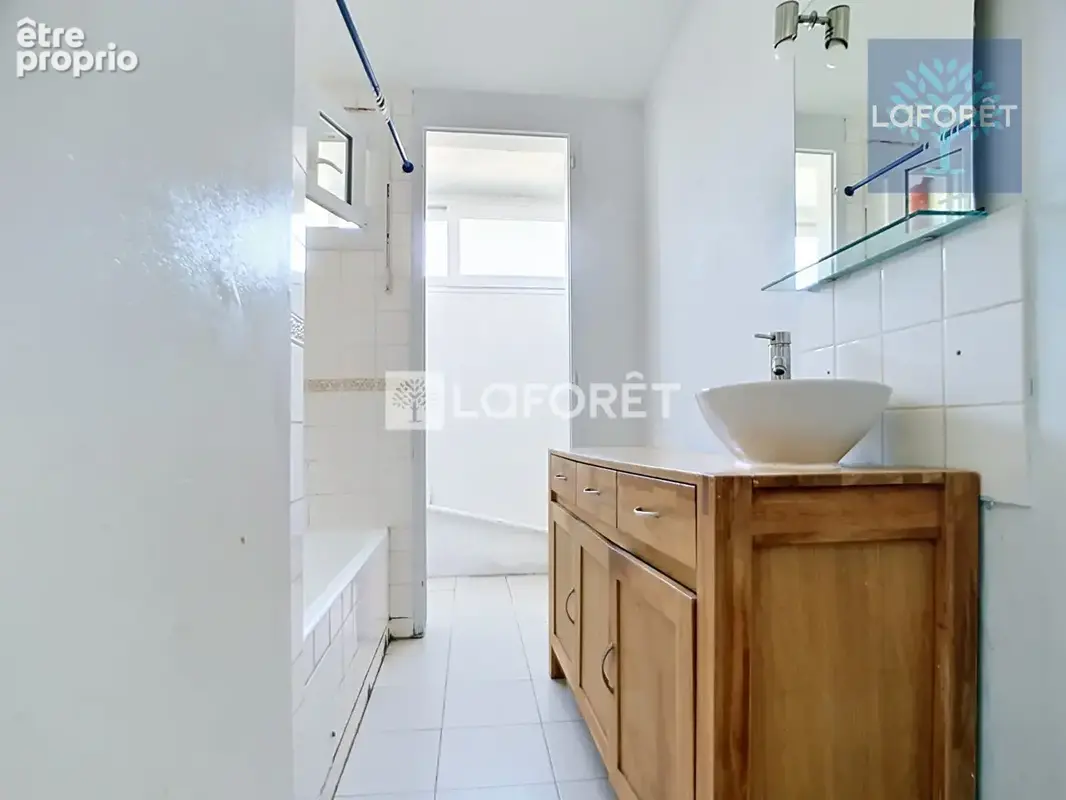 Rennes Alphonse Guérin - Type 3 avec parking et cave - 69.39 m² - photo 6