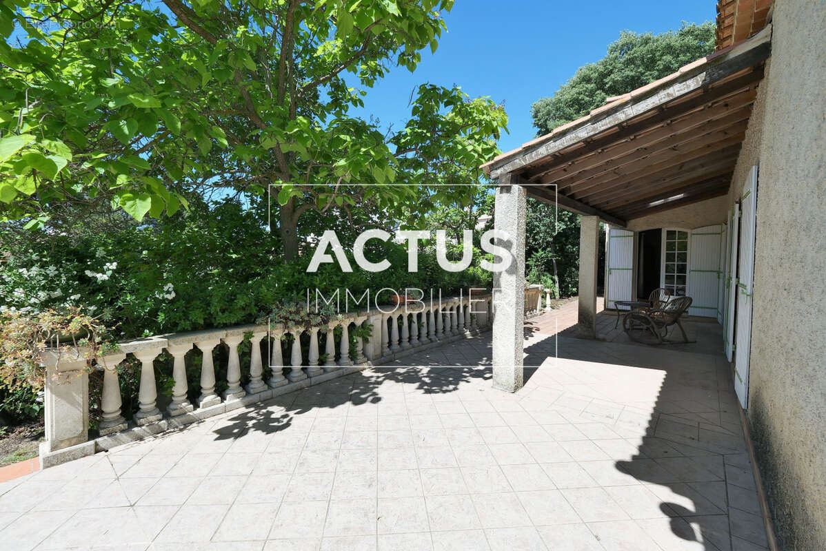 Maison 158 m² à Salon-De-Provence  - photo 6