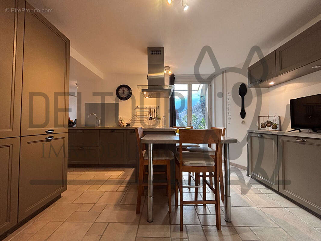 Maison à CRECY-LA-CHAPELLE