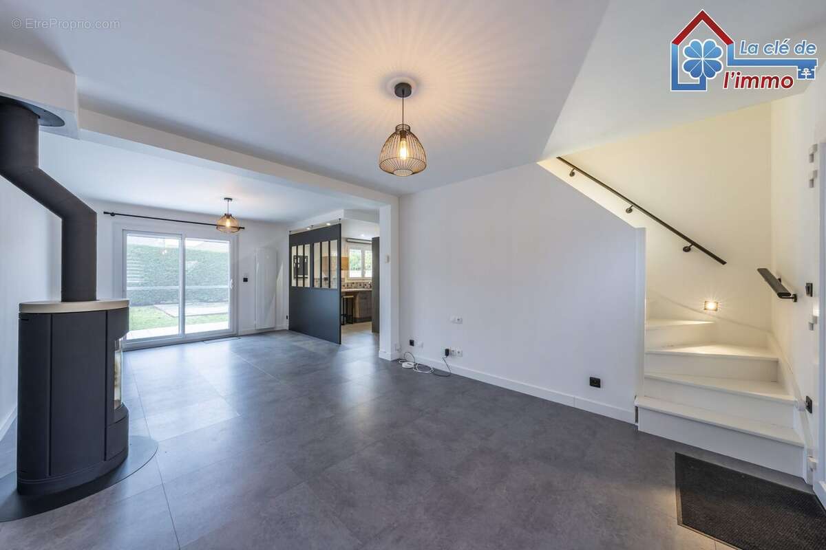 Maison à MOISSY-CRAMAYEL