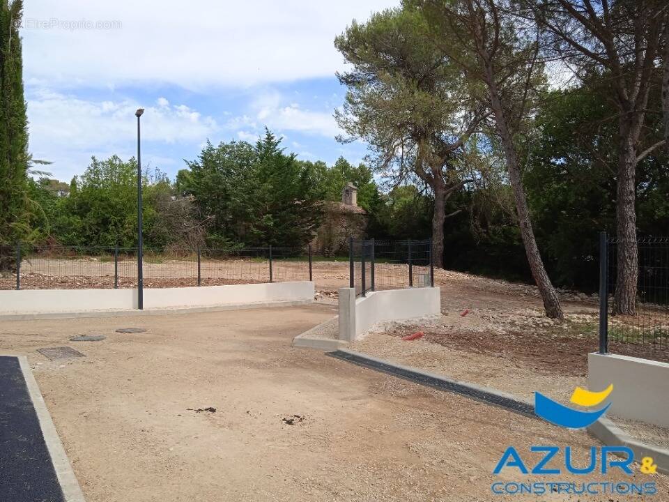 Terrain à LA BASTIDE-DES-JOURDANS