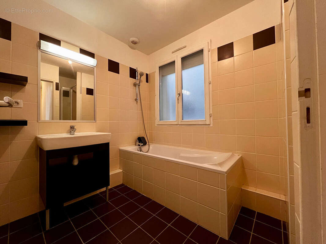 Appartement à MARSEILLE-2E