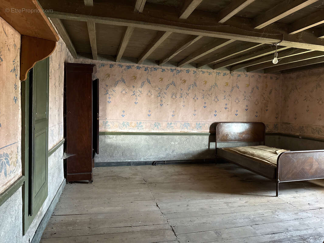 Maison à SAINT-MARTIN-LA-SAUVETE