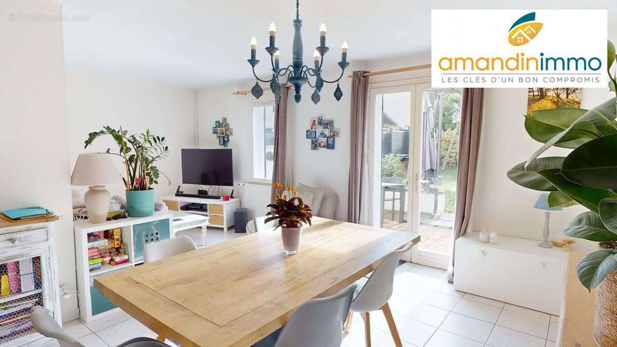 Maison à VERT-SAINT-DENIS